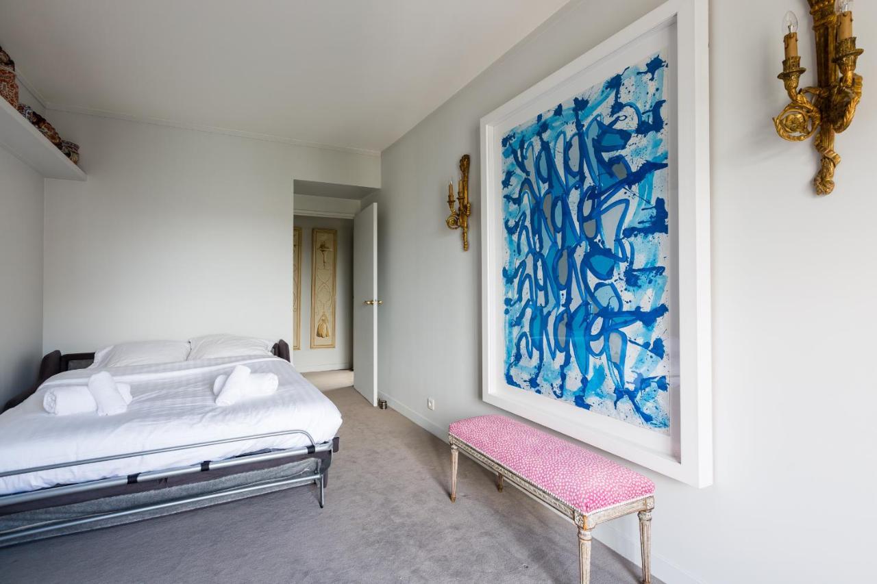 Veeve - Steps From The Eiffel Tower Apartment Paris Exterior photo